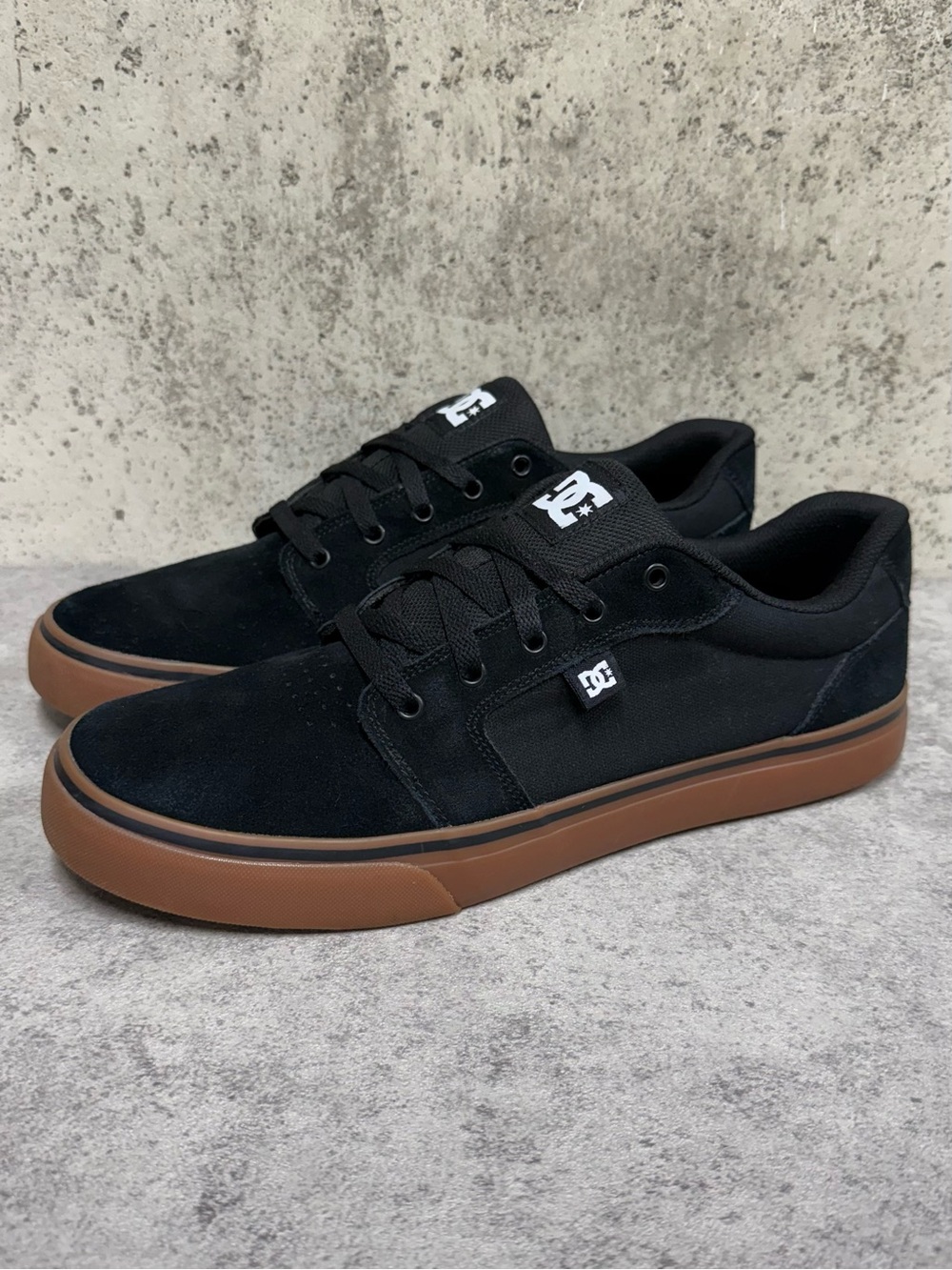 DC Black Suede Gum Sole Skate Shoes Men’s 13 Y2K Skater